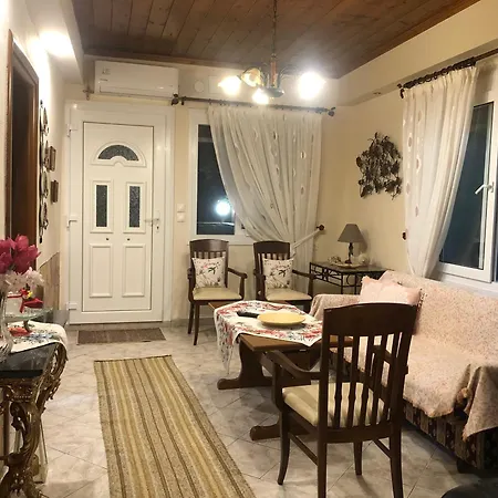 Takis & Mary's Beach House Holiday home Skala Kallirakhis