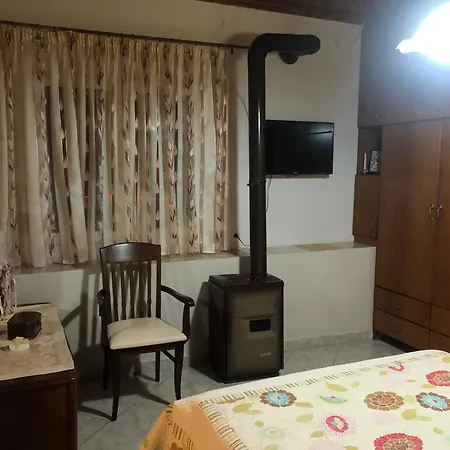 Takis & Mary's Beach House Skala Kallirakhis