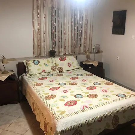 Takis & Mary's Beach House Skala Kallirakhis